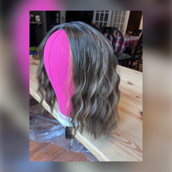 Brown wavy wig - Picture 8 of 9